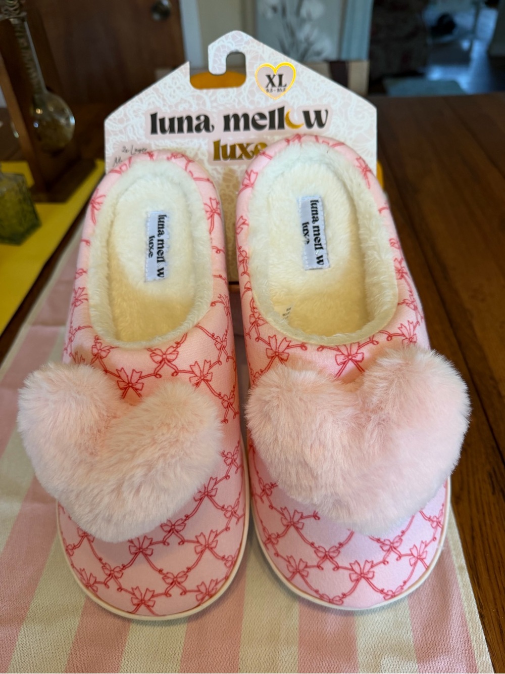 Luna Mellow Luxe Pink Heart Pom Slippers - XL